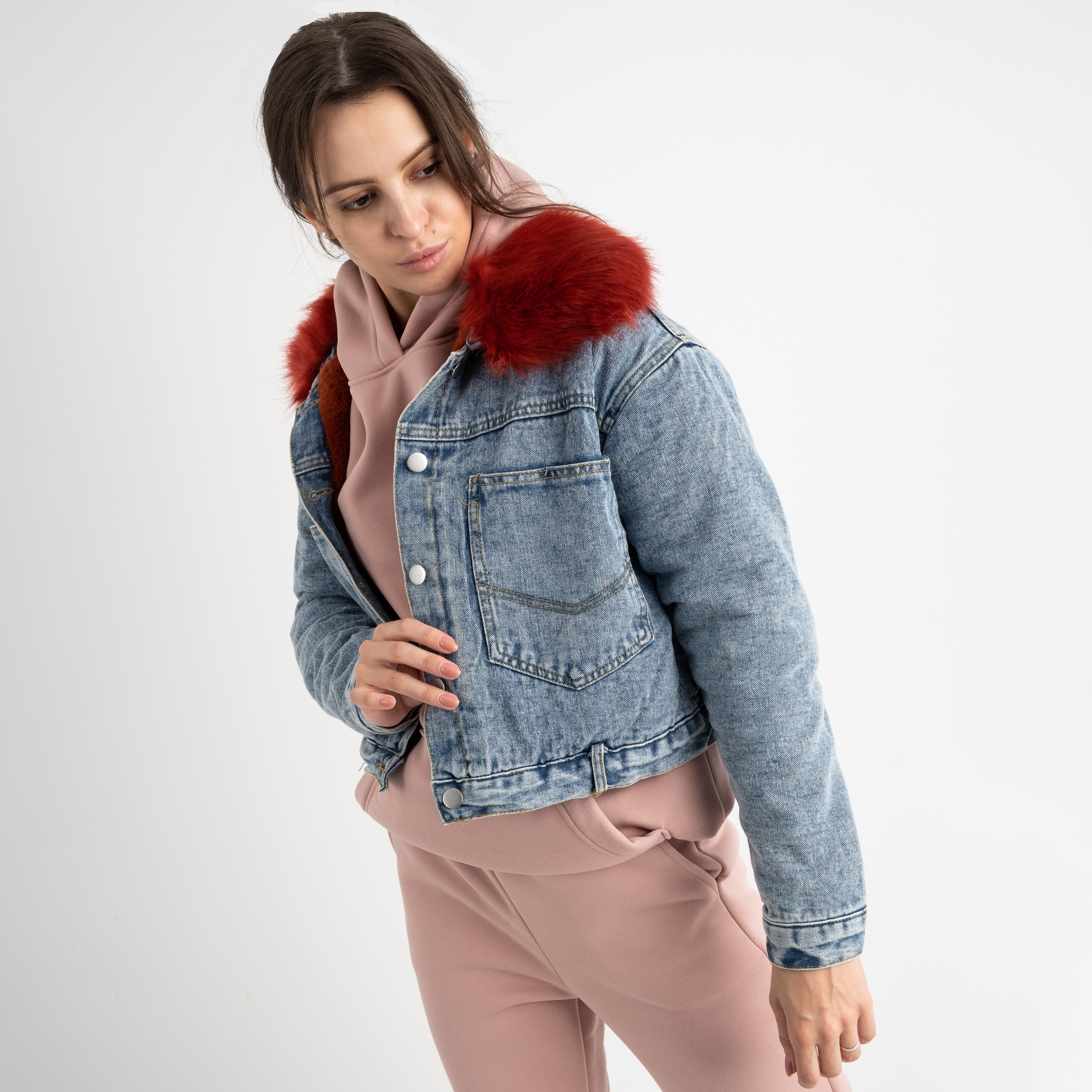 0701-92 Fashion куртка женская джинсовая на красной меховой подкладке (2 ед. размеры: M.XL)